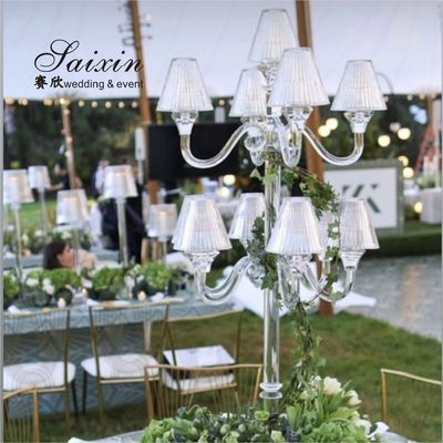 イベント装飾 11 腕 クリスタルキャンドラブル 結婚式の中心品のためのガラスシェード